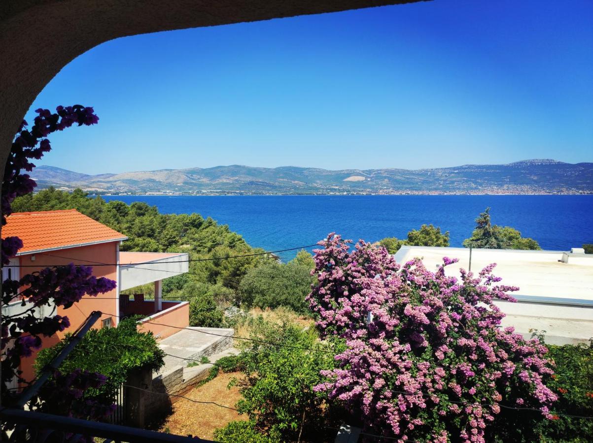 Apartments Ljilja Sea View Слатине Экстерьер фото