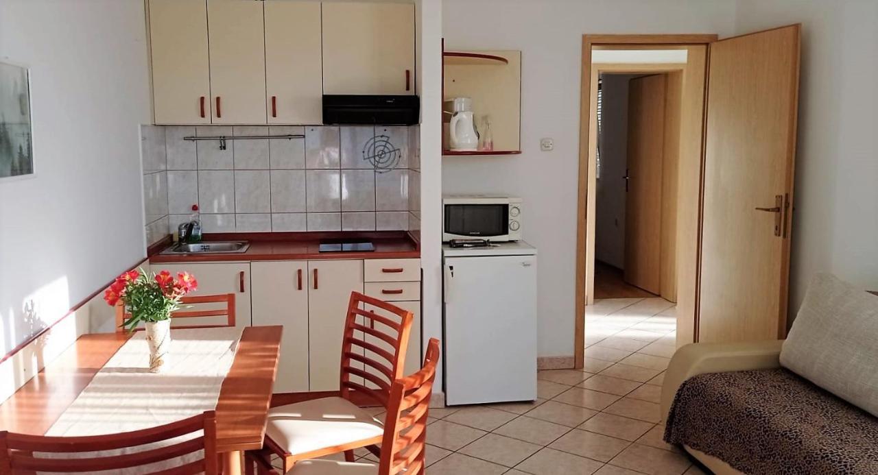 Apartments Ljilja Sea View Слатине Экстерьер фото