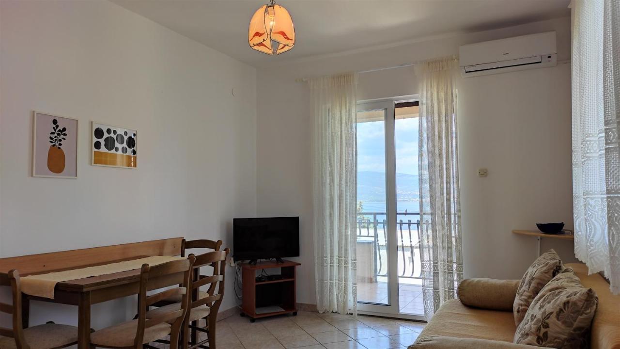 Apartments Ljilja Sea View Слатине Экстерьер фото