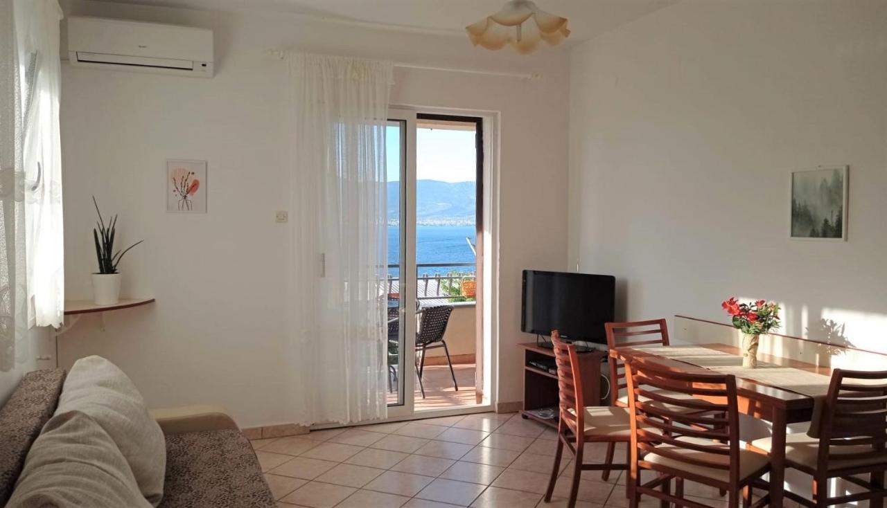 Apartments Ljilja Sea View Слатине Экстерьер фото
