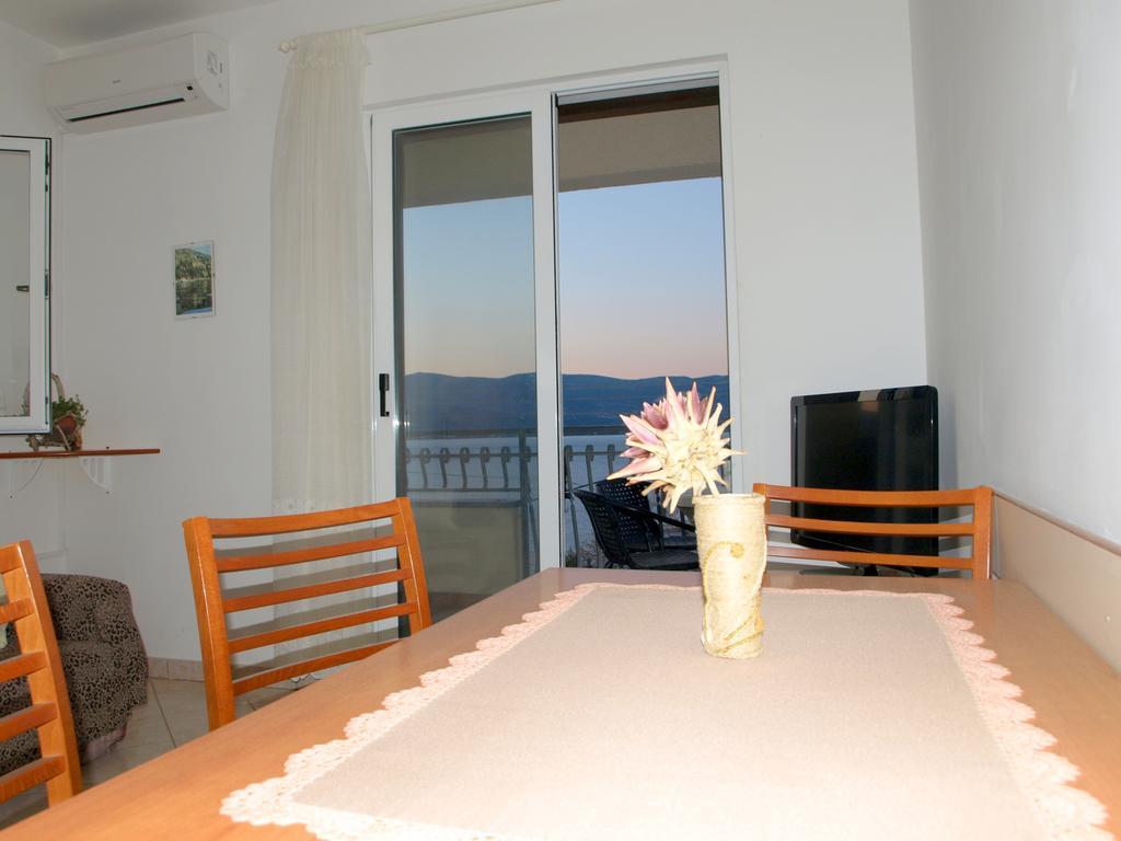 Apartments Ljilja Sea View Слатине Экстерьер фото