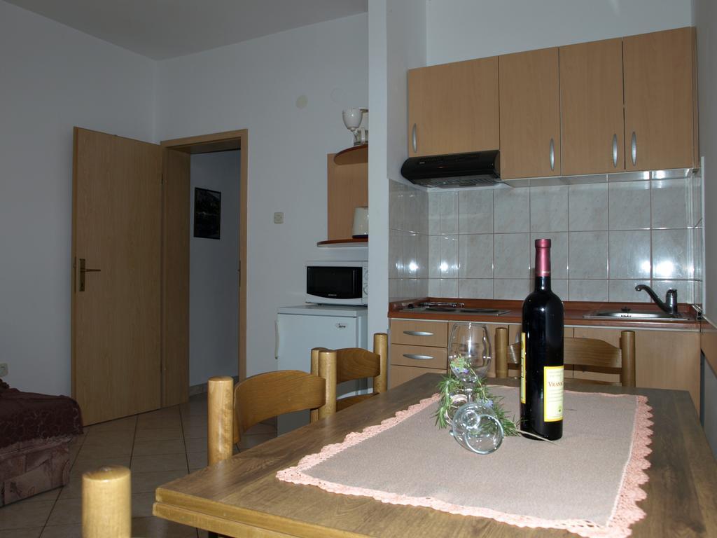 Apartments Ljilja Sea View Слатине Экстерьер фото