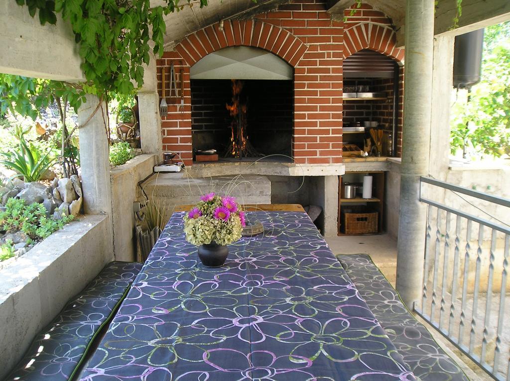 Apartments Ljilja Sea View Слатине Экстерьер фото