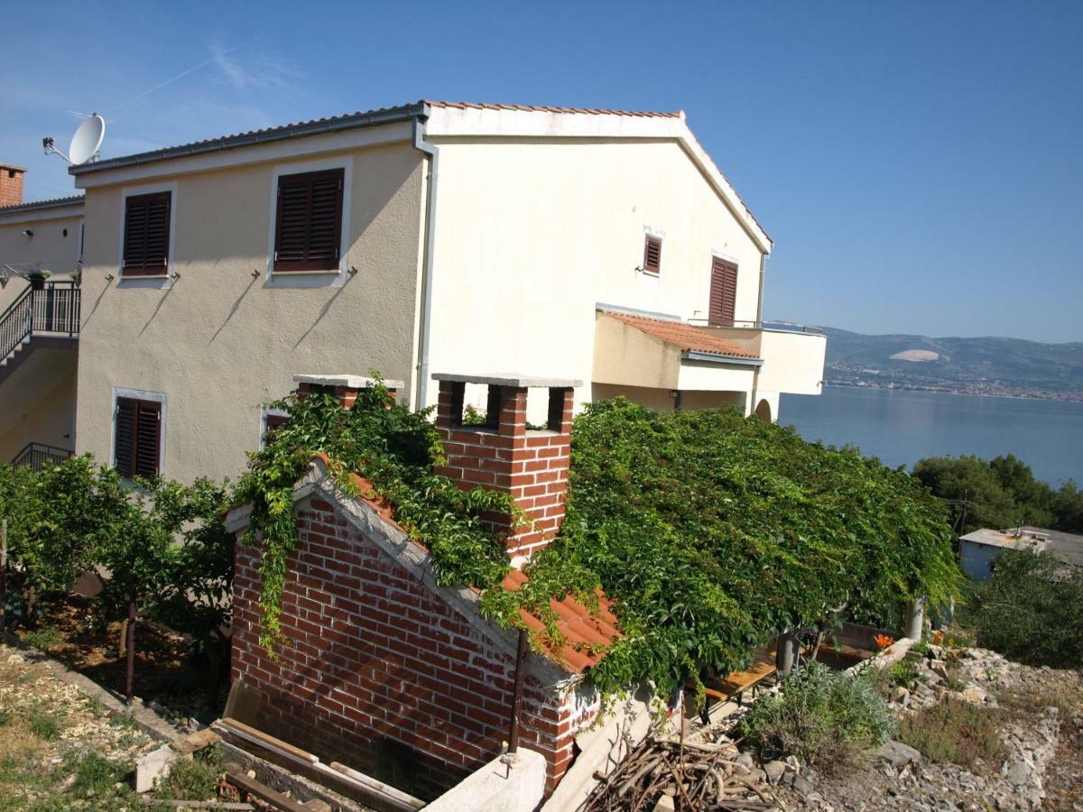 Apartments Ljilja Sea View Слатине Экстерьер фото