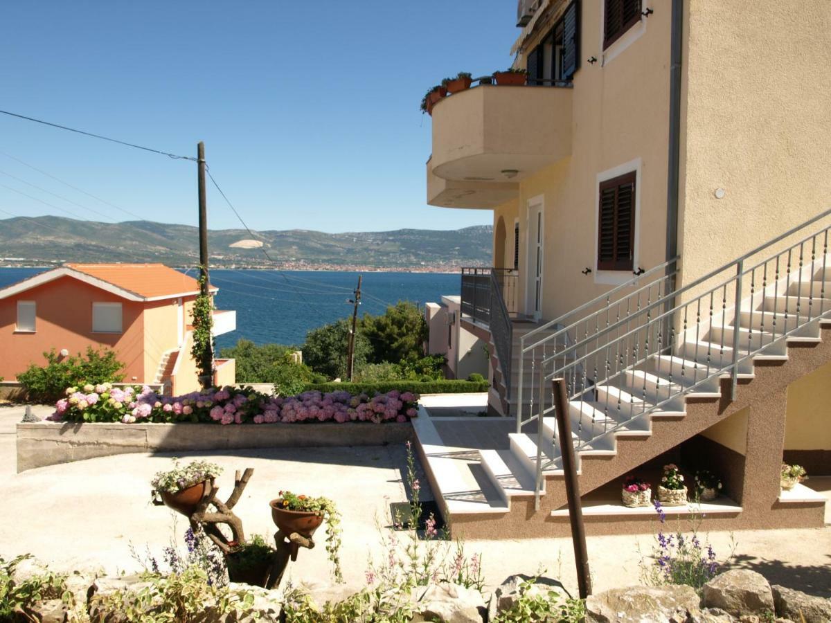 Apartments Ljilja Sea View Слатине Экстерьер фото