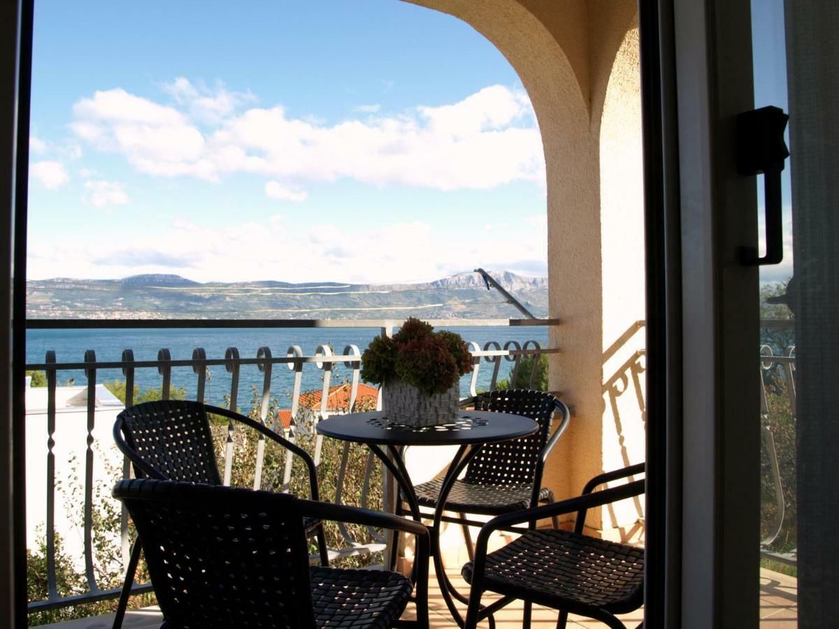 Apartments Ljilja Sea View Слатине Экстерьер фото